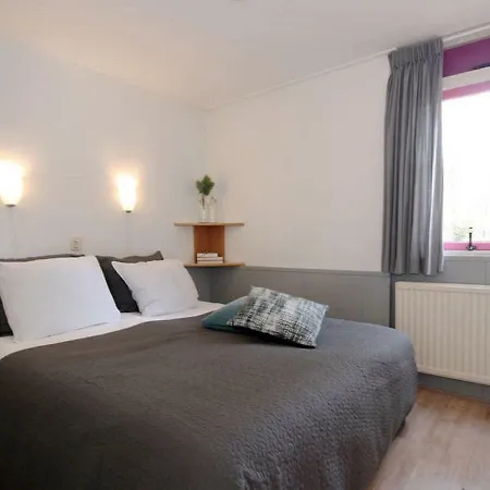 Holiday home Comfortable Bungalow With A Tree House Box Bed On The Veluwe *