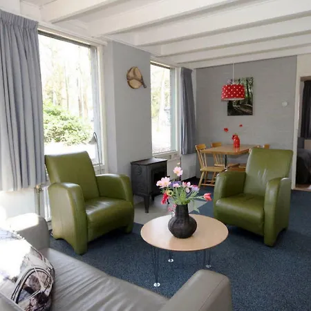 Comfortable Bungalow With A Tree House Box Bed On The Veluwe * Epe